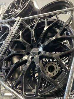 •• MERCEDES S-CLASS, BMW 7 SERIES & AUDI A8 • 22x9 (5x112) °° Stop letting your high-end luxury cruiser roll on plain, uninspired factory wheels. Give