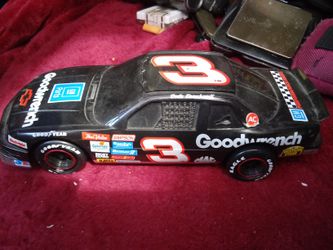 1992 Dale Earnhardt Mr. Goodwrench Plastic 8" Collectible Car
