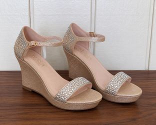 Deblossom nude Rhinestone Wedge Sandals size 7& 8