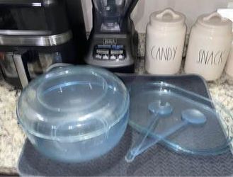 Tupperware Preludio Water Colors Blue Acrylic Punch Bowl/ Salad Set,Tray $20 for the set