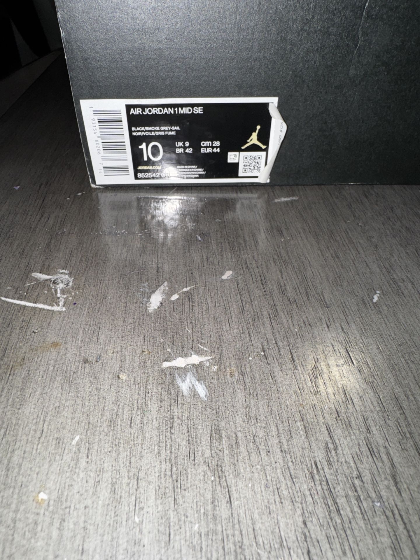 Jordan 1 Mid Satin Grey Toe