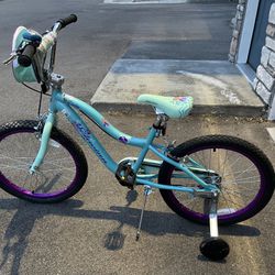 Girl’s schwinn 20” Bike