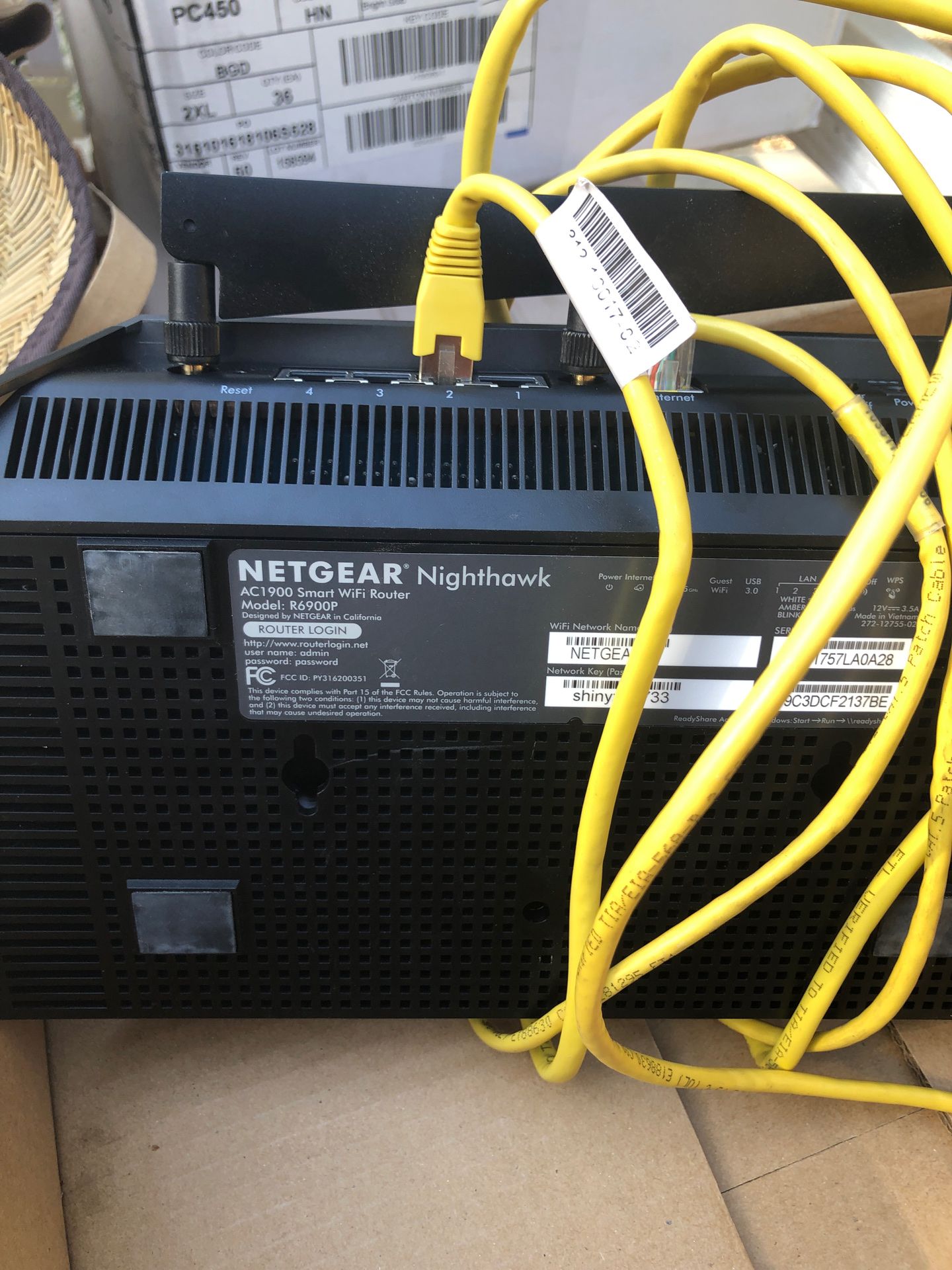 Perfect condition hardly used nighthawk WiFi router
