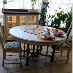 Dining Table  6 Chairs, 4 Leaves, And Hutch 