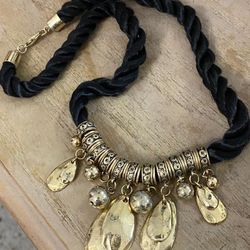 Collar Cordón Laminado Dijes Joyería Antigua 