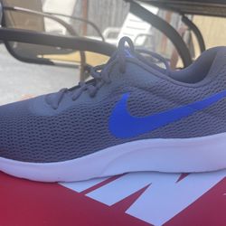 New Men’s Nike Tanjun 8.5