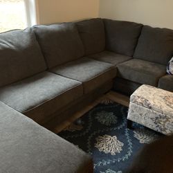 LARGE GREY SECTIONAL