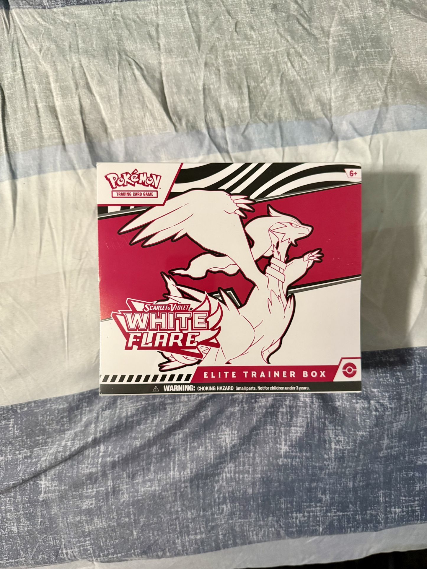 Pokémon White Flare ETB