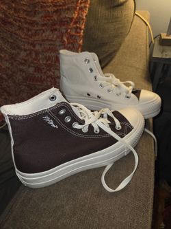 Chuck Taylor (CONVERSE)