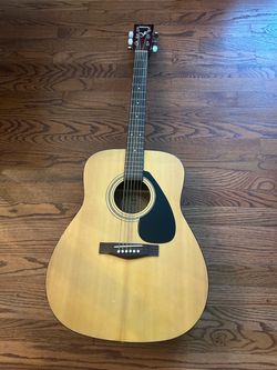 Yamaha Acoustic Guitar