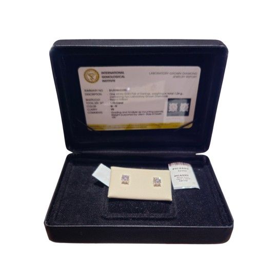 New Certified 1 CT Lab Diamond With 14KT Gold Stud Earring
