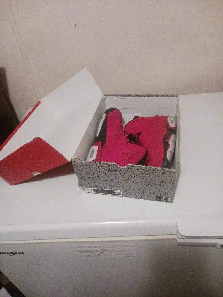 Jordan 6 Retro