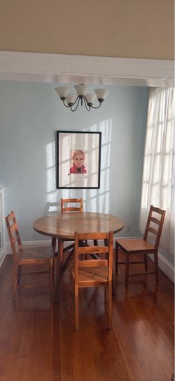 Round Wood Dining Table with 4 Chairs