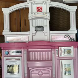 Step2 Kids Kitchen Play set 