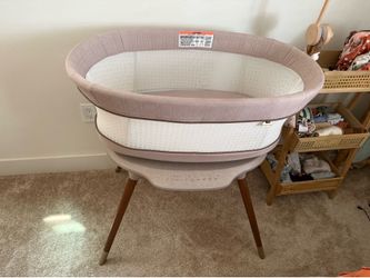 Maxi-Cosi Starling Bassinet with Cry Assist