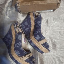 UGGS Shoes New Size 8