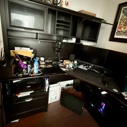 Desk With Hutch