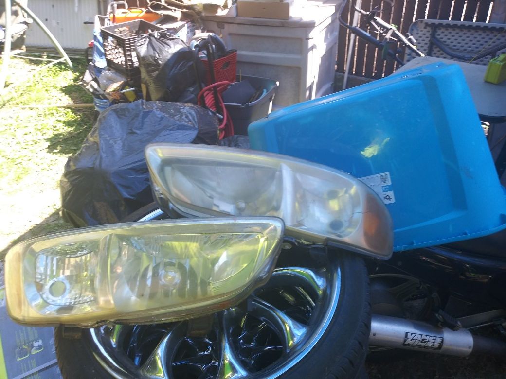 2004 Nissan lights