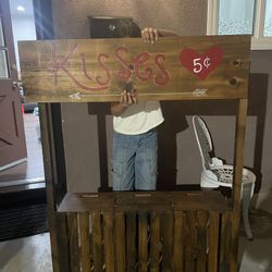 Children’s kissing Booth Photo Prop