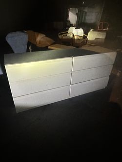 Lanes 1 Dresser and 2 Night stands With Queen Headboard White.