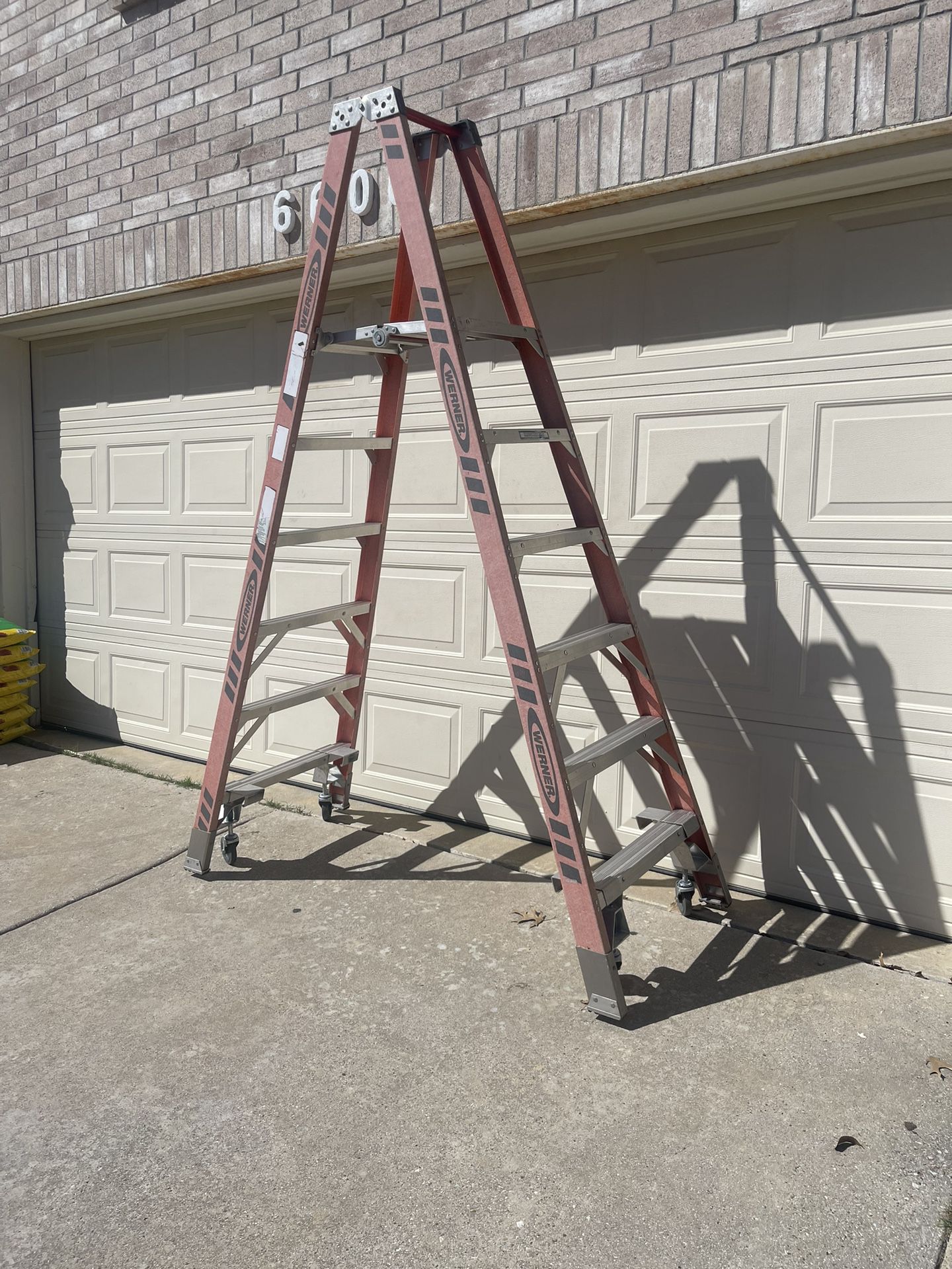 Ladder With Wheels 