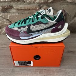 Nike X Sacai Vaporwaffle Villain Red Neptune Green Size 8.5 Men /10 Women