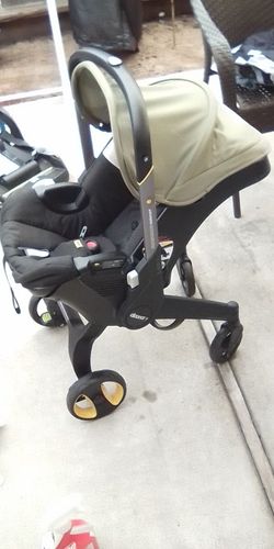 Doona infant car seat+stroller