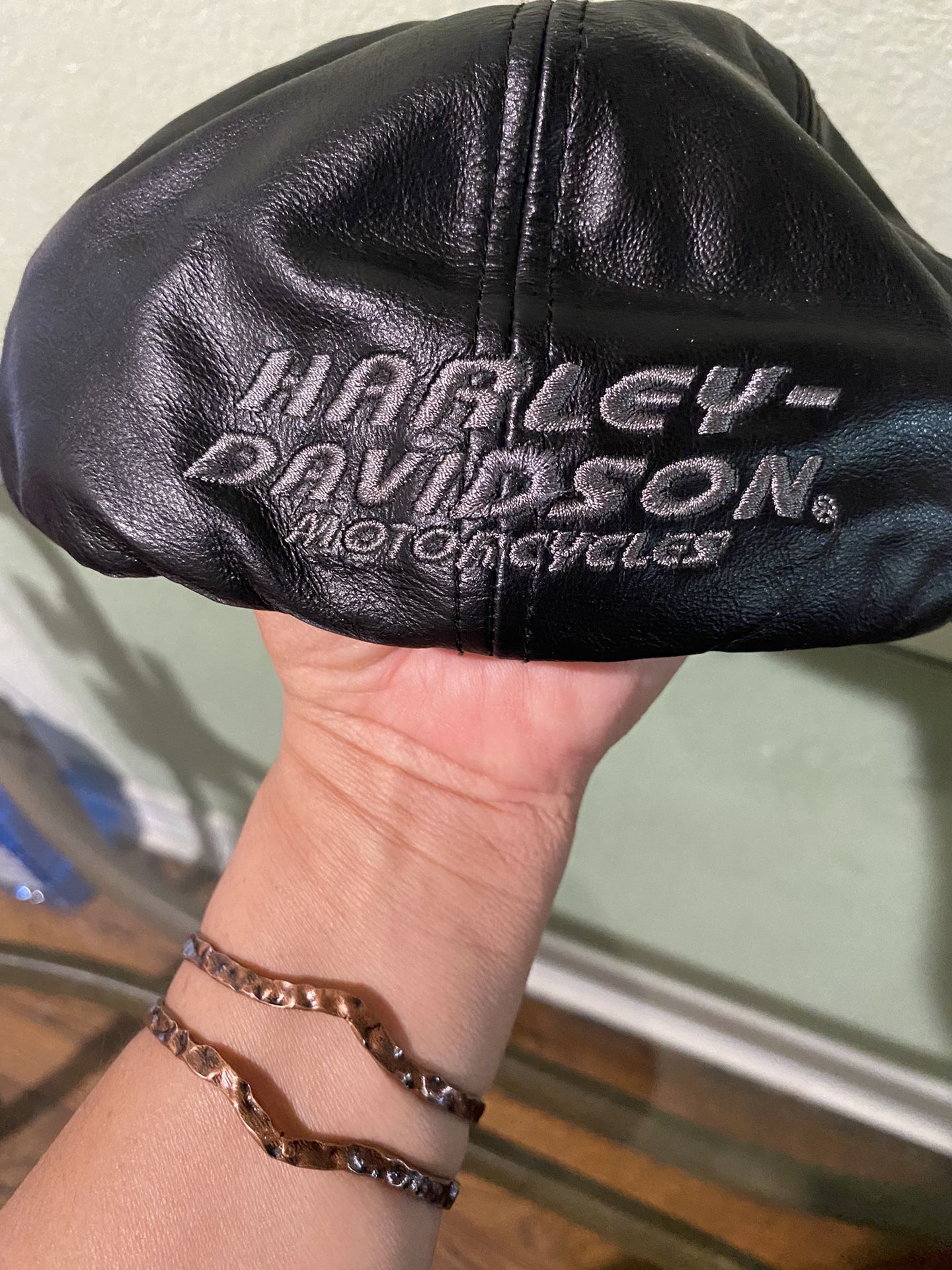 HARLEY-DAVIDSON   Gorra De Cuero $20