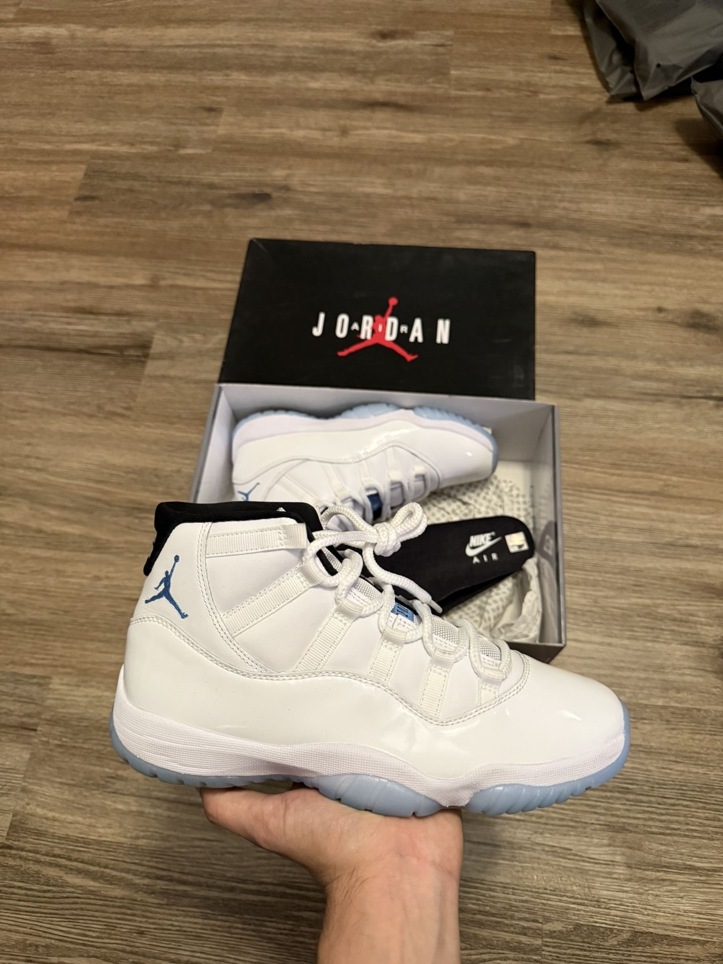 Jordan 11 Cool Grey (2024)