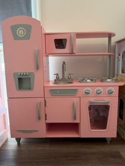 KidKraft Vintage Wooden Play Kitchen with Pretend Ice Maker and Play Phone, Pink