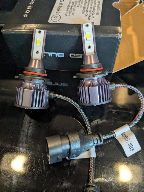 9005 LED Headlight Bulbs Brand New
