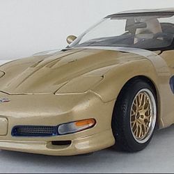 Die Cast Metal - 2003 Chevy Corvette Signature Edition - New-