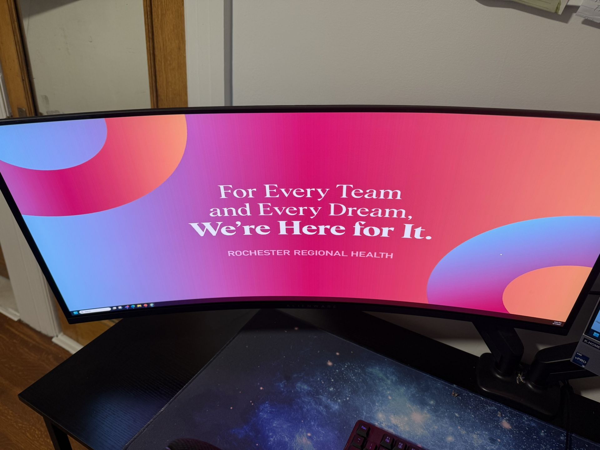 Alienware 34” Curved O LED Monitor & Dual Desk Mounts 