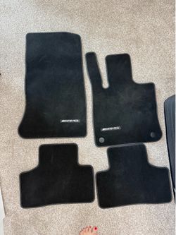 Mercedes floor mat set