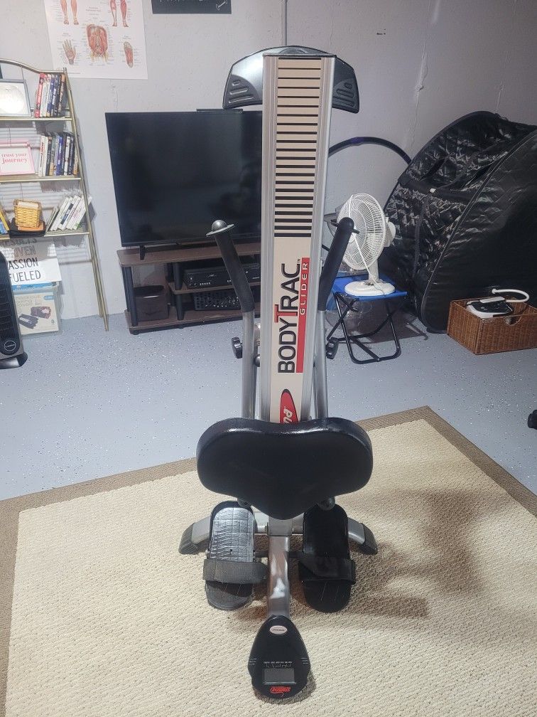 Stamina BodyTrac Glider Rowing Machine – Compact Full-Body Rower