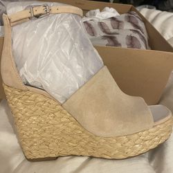 Jessica Simpson Beige BRAND NEE