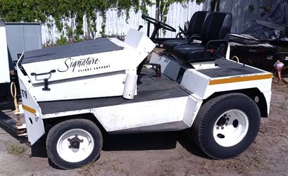 Nice! DIESEL Dually Airplane Plane Aircraft Tow Tractor Tug - from Signature Aviation