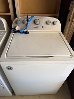 Whirlpool Washer and Gas Dryer Set
