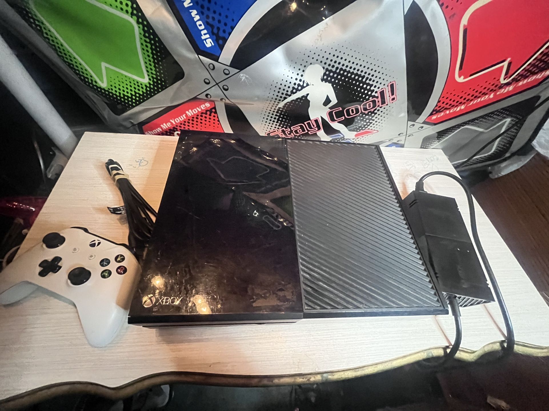 Xbox One 500 Gig W Control And Cables 
