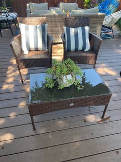 Patio set in fair condition (2 chairs and 1 table)