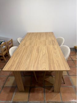 Modern Extendable Dining Table (Extends to 8-10 People) + 4 Bounce Chairs | Like New, 6 Months Old