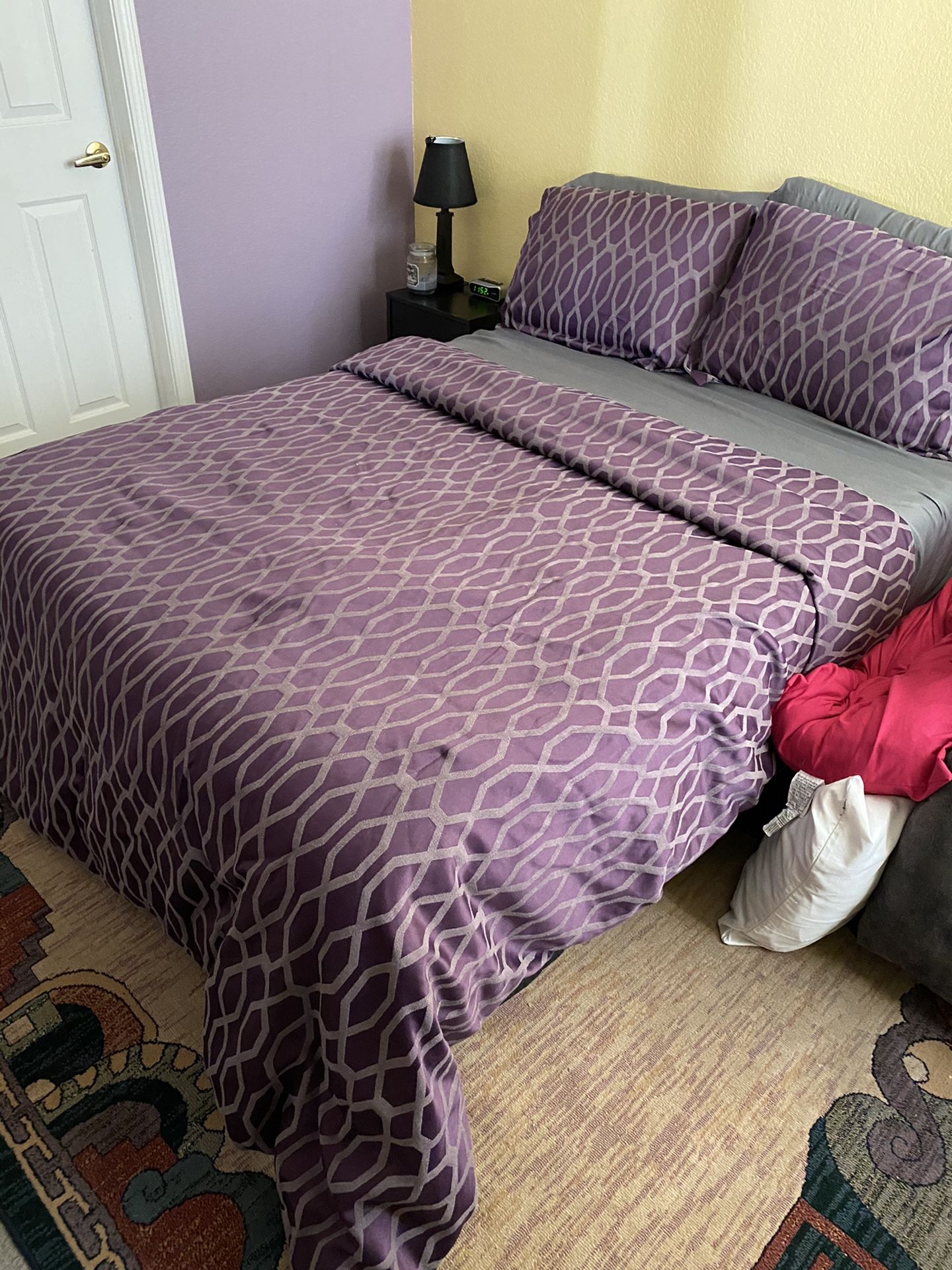 Full size frame, mattress and comforter set