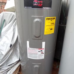 WATER HEATER ELECTRIC ⚡ 220 VOLT 40" GALLON MODEL RUUD 2O23 EXCELLENT CONDITION JUST LIKE BRAND NEW 