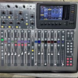 Behringer- X32 & Accessories 