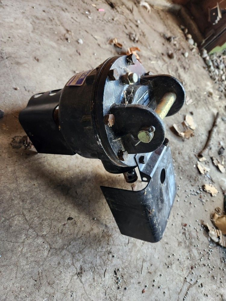 Gear Box For Post Hole Digger And Drive Shaft