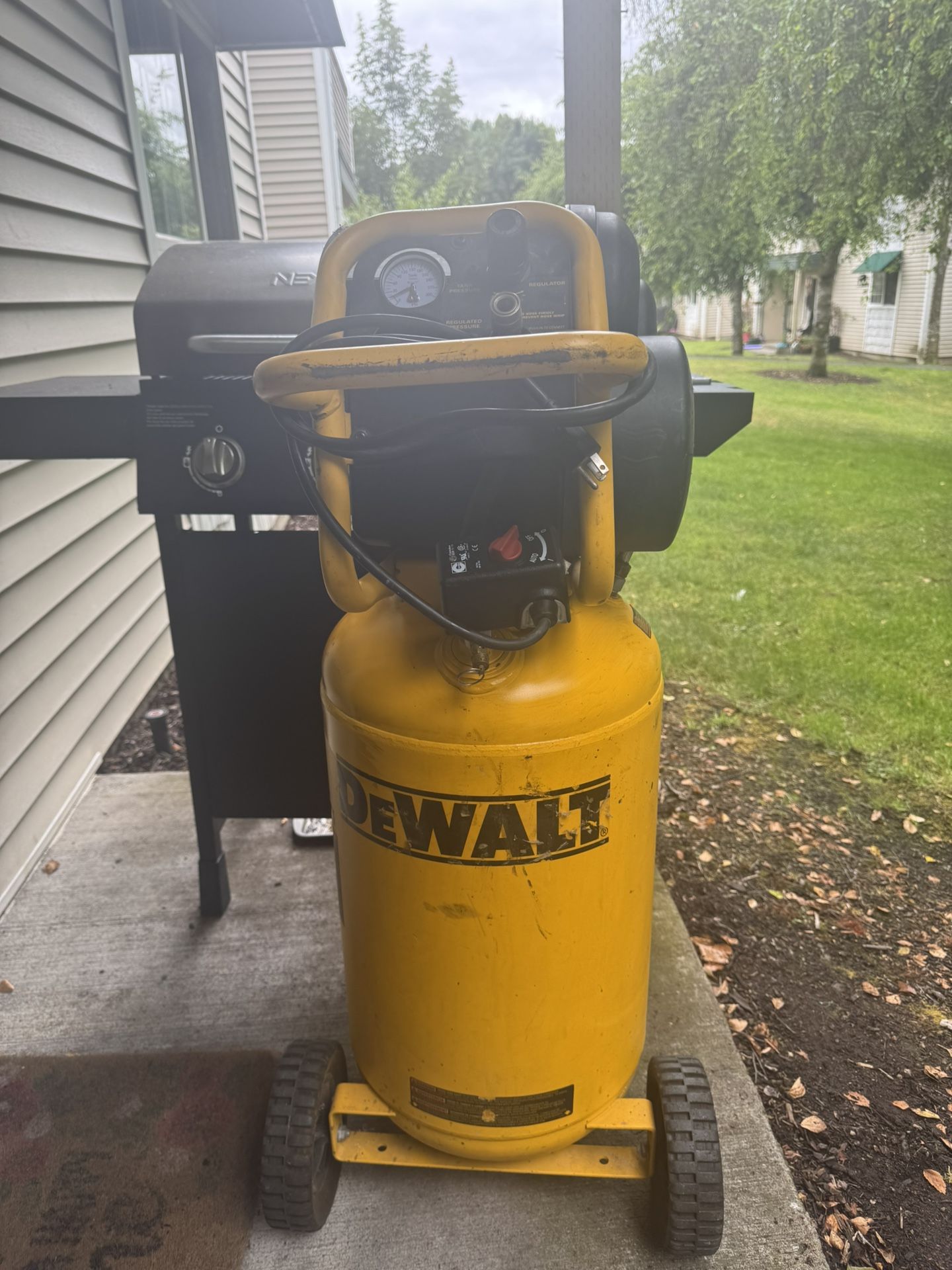 200psi Dewalt Heavy Duty Air Compressor 15gal