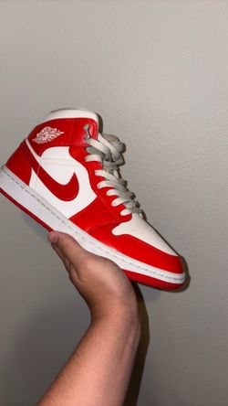 Wmns Air Jordan 1 Mid white/habanero red