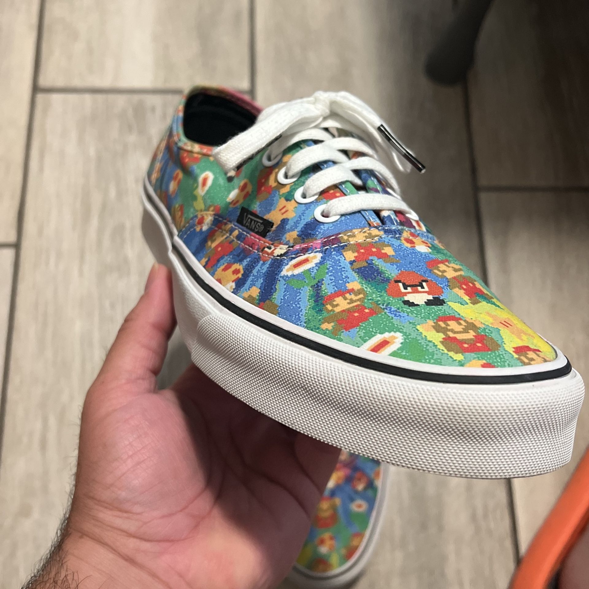 Nintendo Super Mario Bros. Tie-dye Size 10.5