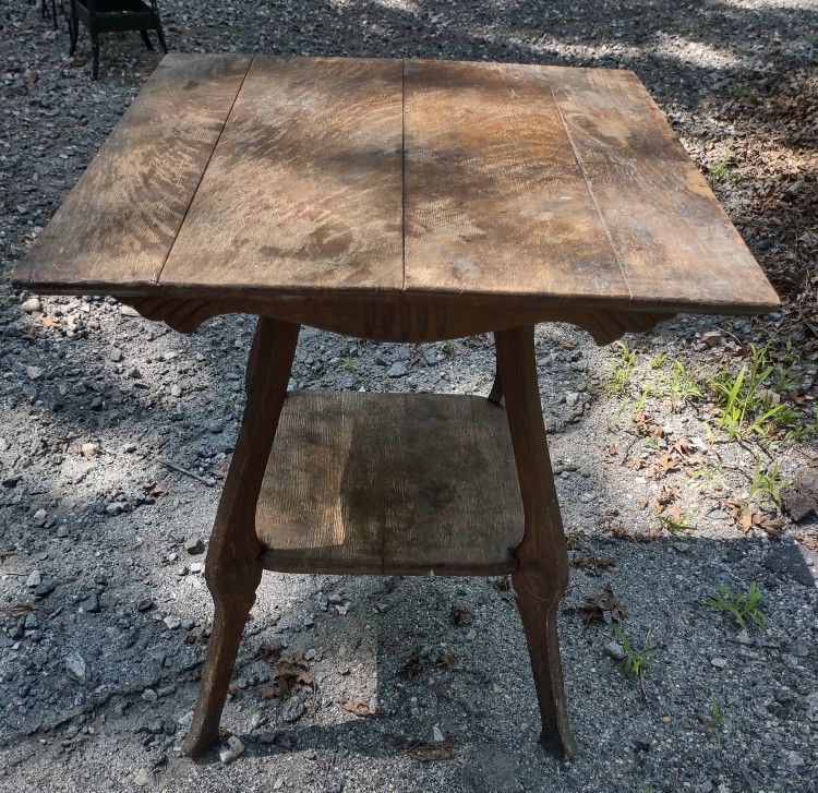 DIY Vintage Wood Lamp Table