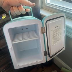 Mini Soda Fridge 